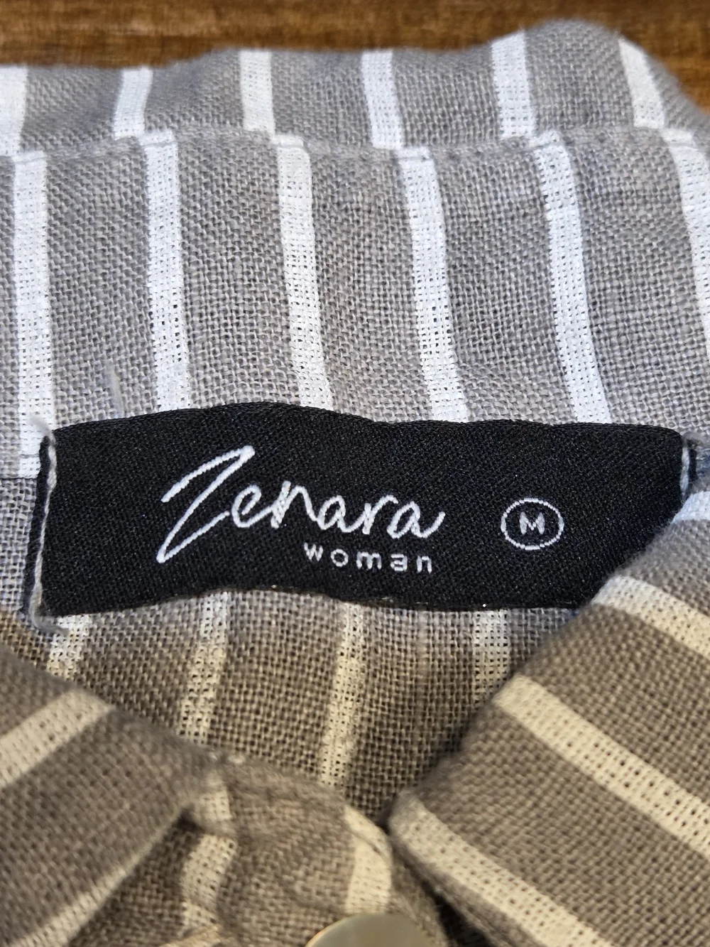 Zenara Woman medium gray and white striped linen shirt SZ M 100% linen